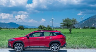 Corolla Cross bùng nổ doanh số trong tháng 11, là SUV bán chạy nhất của Toyota