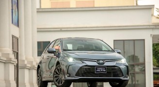 Quá bất ngờ về giá bán cũng như trang bị của Corolla Altis 2022