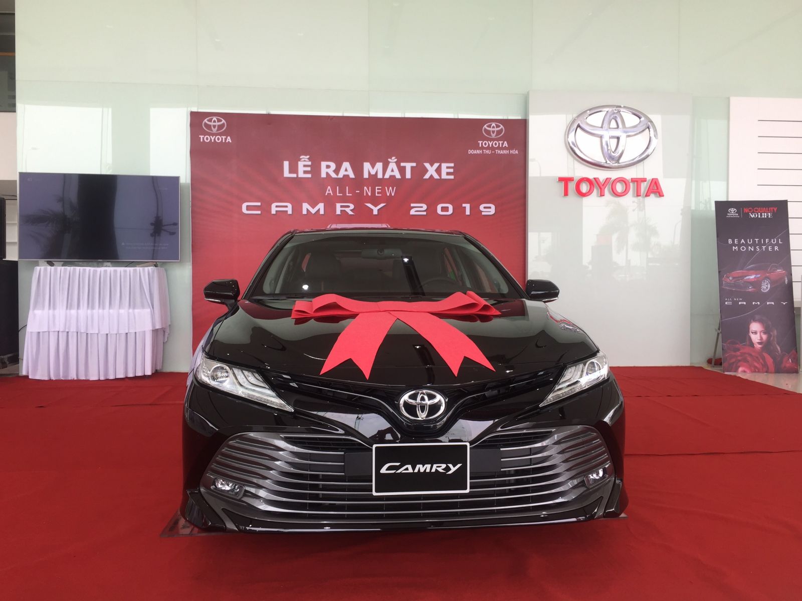 le-ra-mat-xe-toyota-camry-2019-tai-toyota-doanh-thu-thanh-hoa