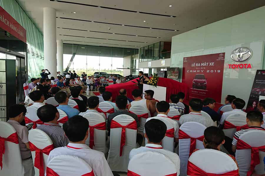 le-ra-mat-xe-toyota-camry-2019-tai-toyota-doanh-thu-thanh-hoa